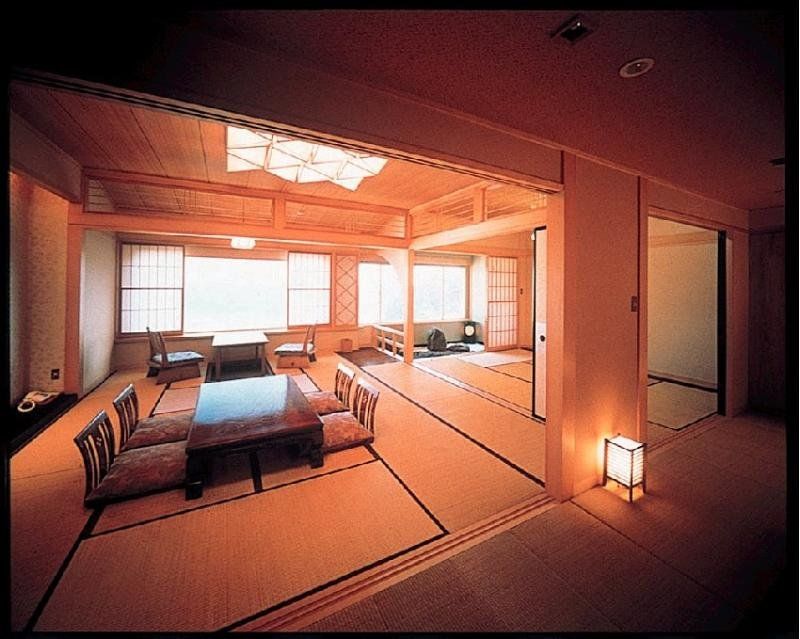 Hotel Izukyu Шідзуока Екстер'єр фото
